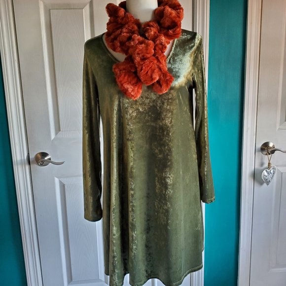 Faux Fur Orange Scarf NWOT - Picture 8 of 13